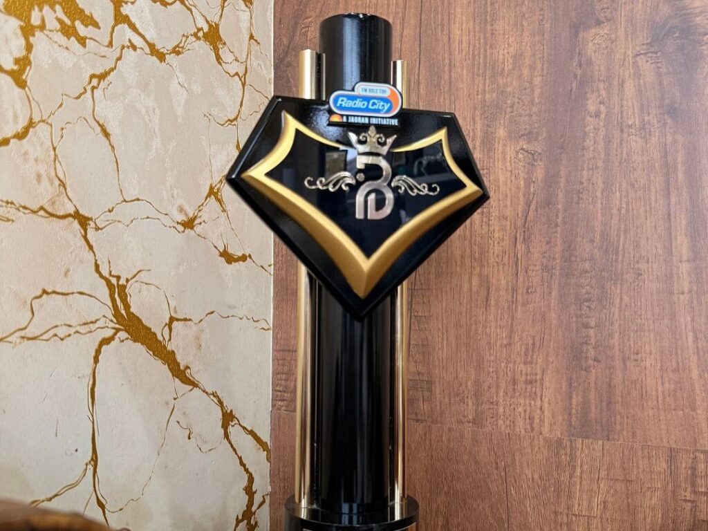 🏆 गर्व का क्षण! 🏆RK Property & Consultant को Radio City Business Titans Awards में सबसे विश्वस (2)